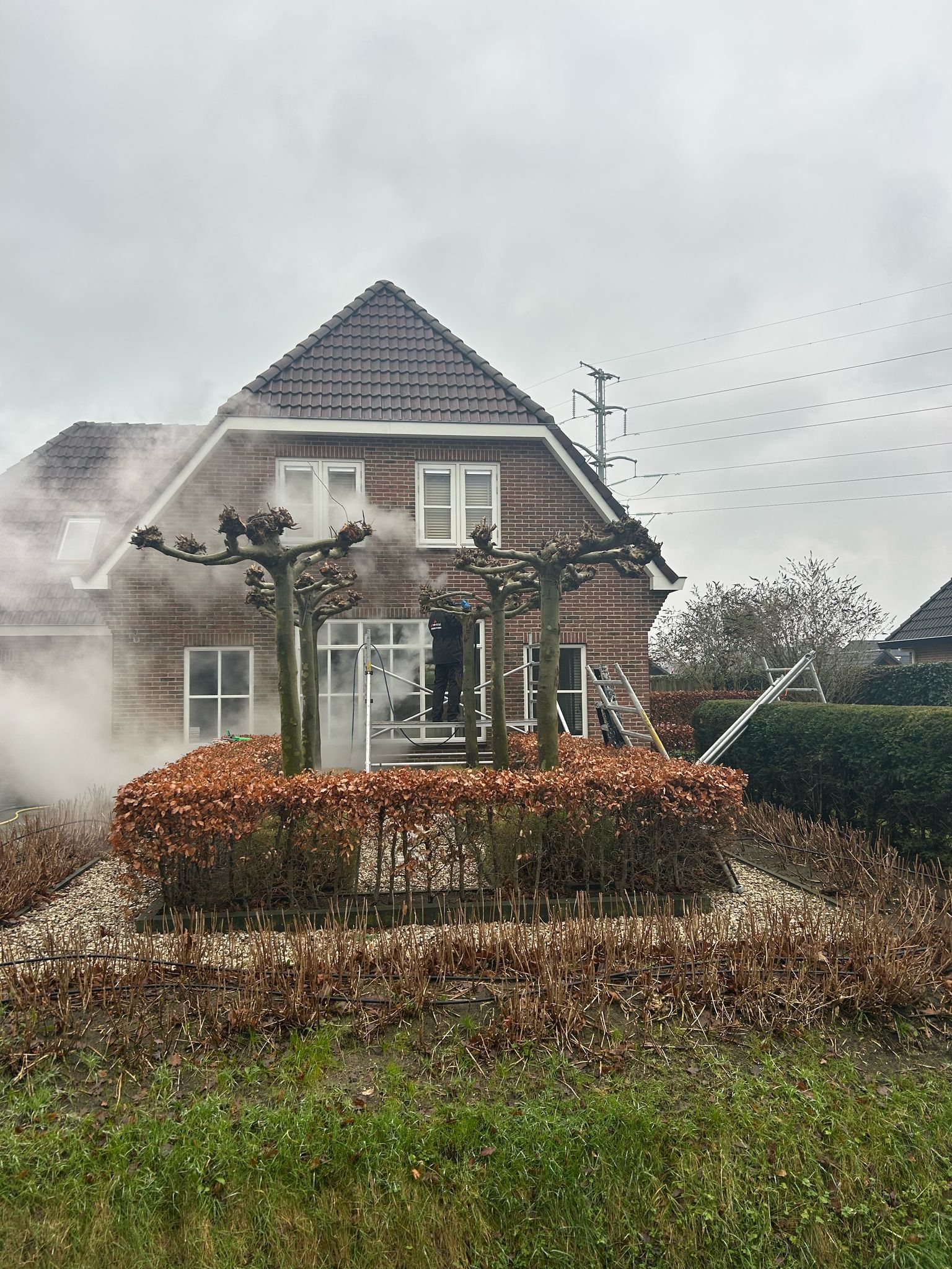 SkyProfile medewerker tijdens professionele buitenreiniging